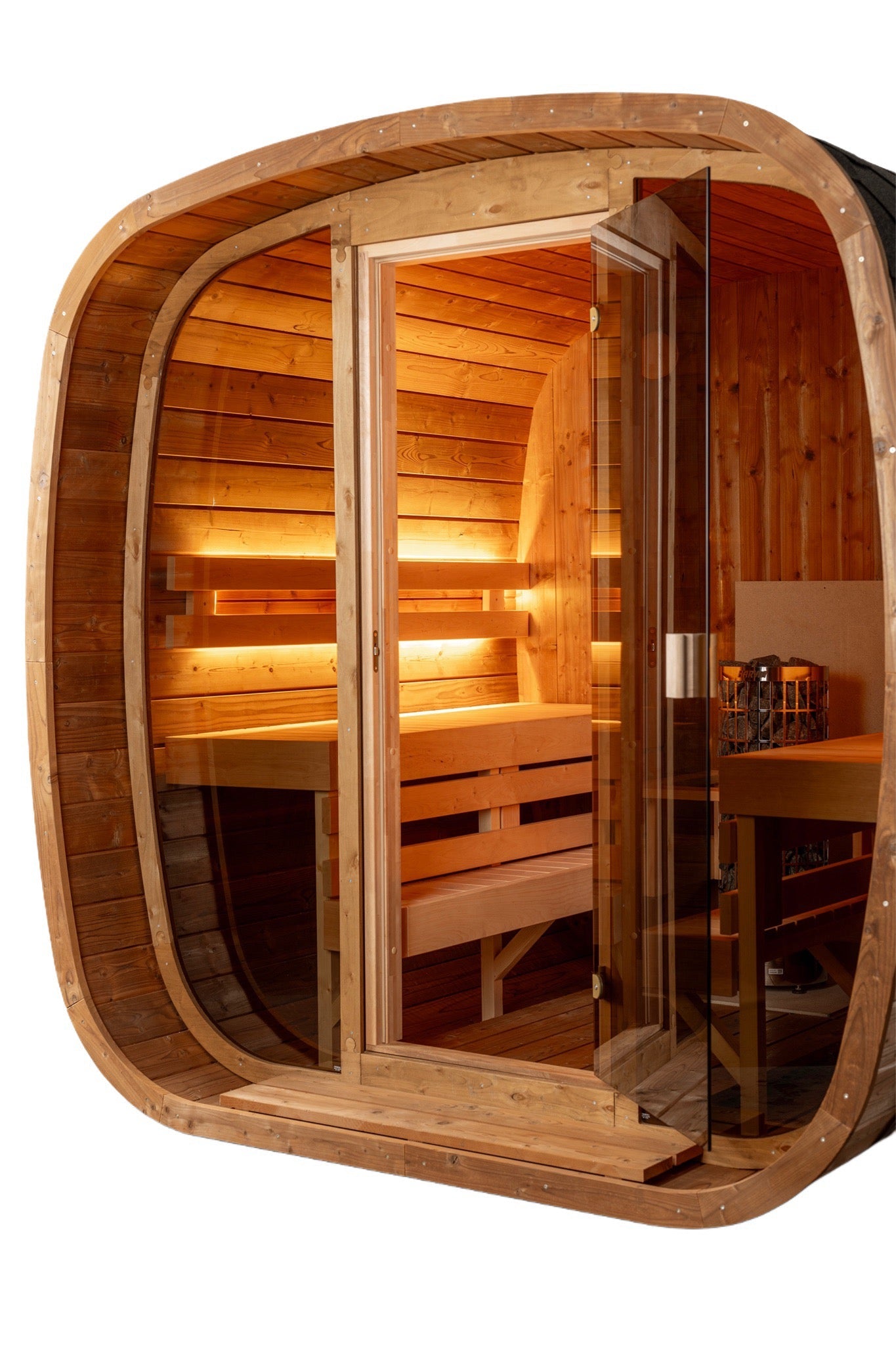 Aura Auris Two cedar sauna in backyard